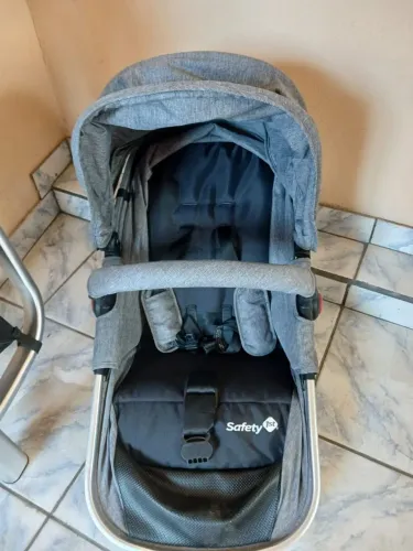 Carrinho de bebê 1ST Safet 2018