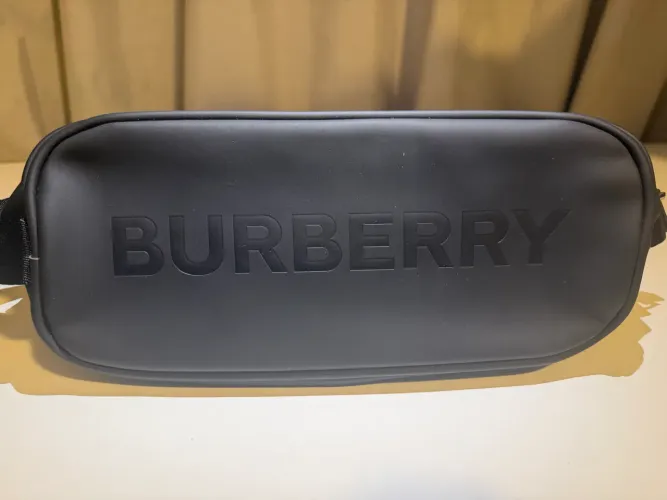Necessaire Burberry Original Preta - Travel Bag / Porta Cosméticos