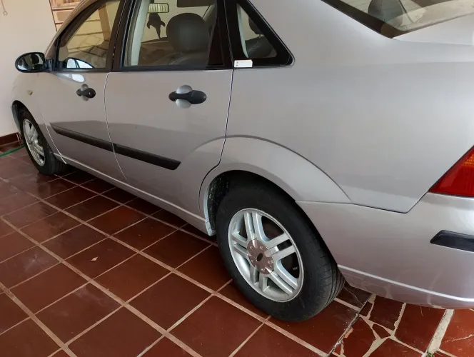 Ford Focus Sedan 2.0 16v/2.0 16V Flex 4P Aut. 2005