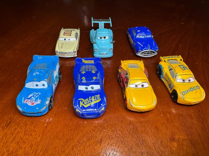 Carrinhos Tomica Disney Cars Original Colecionáveis Carros Pixar takara tomi (Escala 1:64)