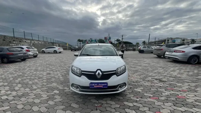 Renault Logan Intense Flex 1.6 16V 4P Aut. 2015