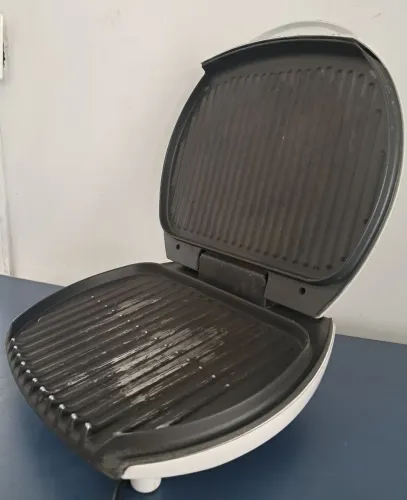 Grill e Sanduicheira | 110V