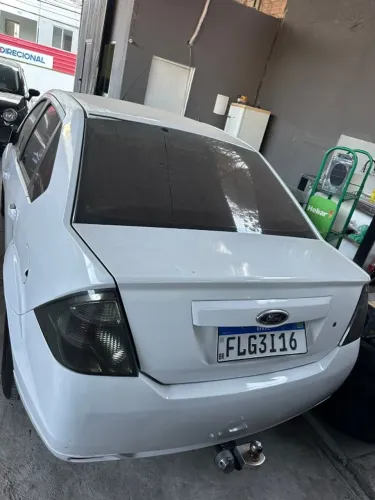Ford Fiesta Sedan SE 1.6 8V Flex 4P 2014