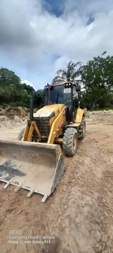 vendo retroescavadeira CAT 416f2