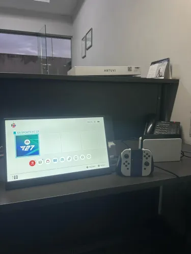 Vendo Nintendo Switch Oled +Monitor portátil (SOMENTE VENDA)