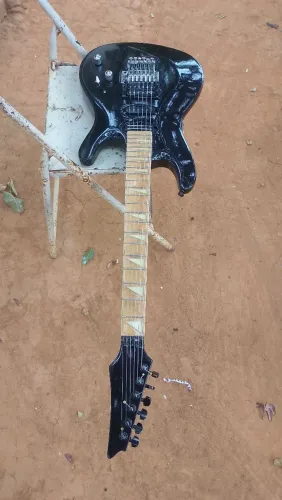 Guitarra golden