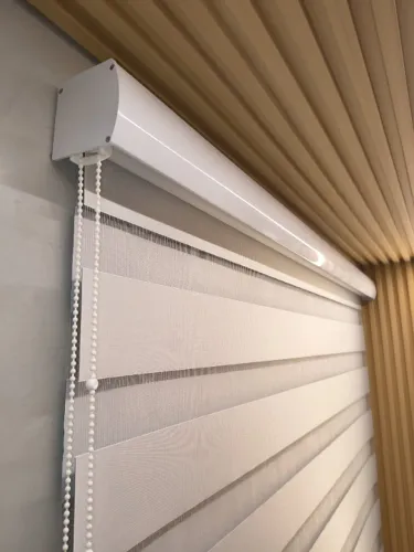 Persiana Double Vision Semi Blackout Santlux c/ Bandô - 1,48m x 1,58m - Branco Acinzentado