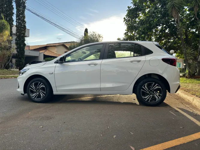 Chevrolet Onix Hatch LT 1.0 12V Flex Mec. 4P 2025