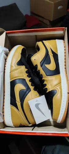 Tênis Nike Air Jordan Low tamanho 38