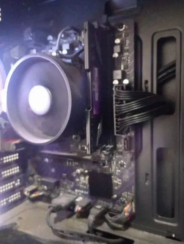 Vendo meu computador sem o gabinete