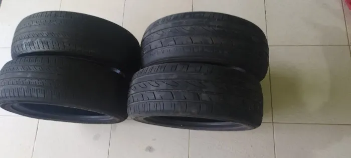 Pneus 185/55 R16 - Ótimo Estado