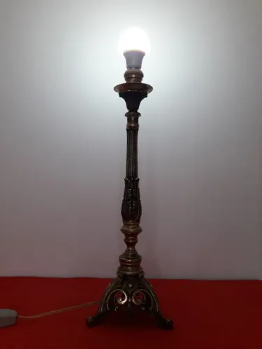 Abajures em bronze e resina