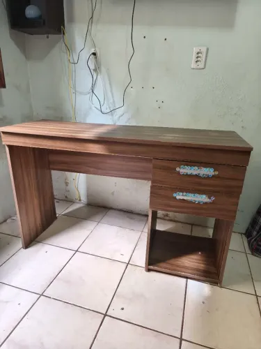 Escrivaninha para computador e estudar