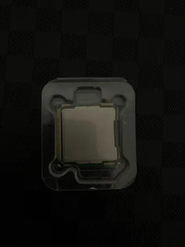 Processador Core i3-540 na embalagem protetora