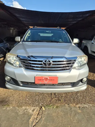 Toyota Hilux SW4 SR 4X2 2.7/ 2.7 Flex 16V Aut. 2013