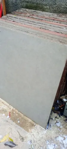 Vendo 27 metros de piso 76x76 Anti derrapante