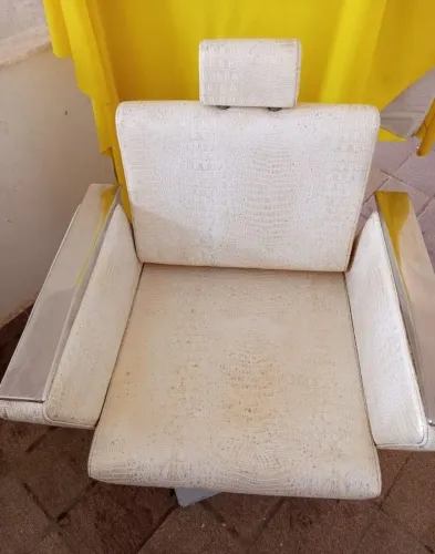 CADEIRA PARA SALÃO DE BELEZA E BARBEARIA COM TEXTURA CROCODILO