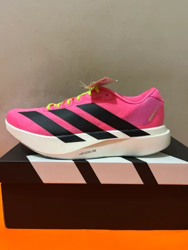 Tênis adidas evo sl