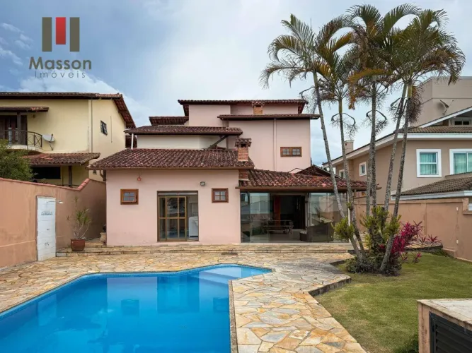 Casa com 4 quartos à venda, 270 m² por R$ 1.890.000 - Granville - Juiz de Fora/MG