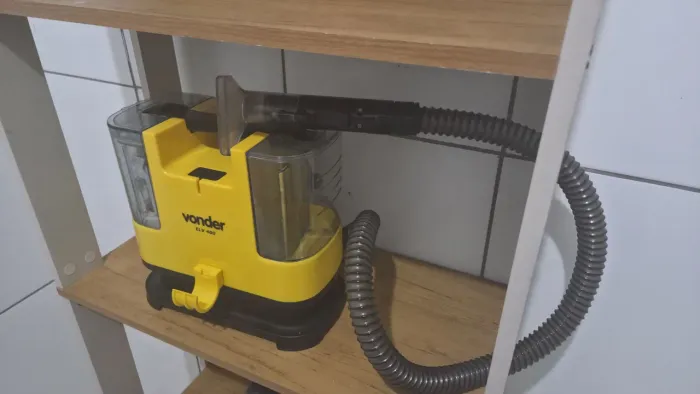 Extratora Portátil Vonder 400w para limpeza profunda - Semi Nova