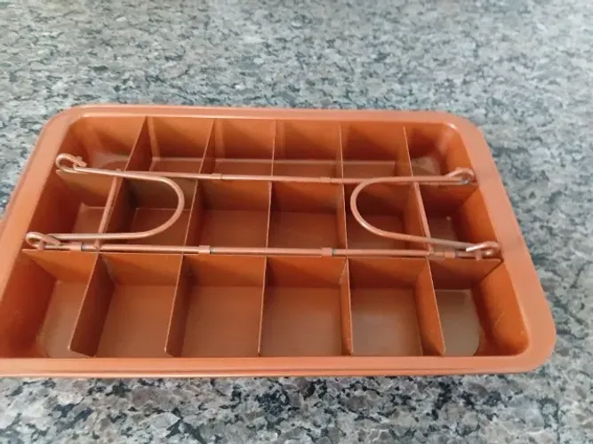 Oportunidade: Forma em Aço de Brownie e Torta (Fundo Removível) com Cortador (Nunca Usada)