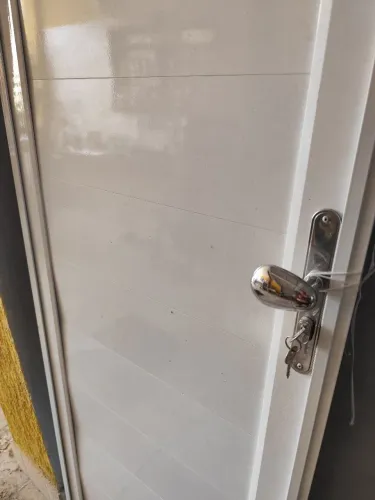 Porta de Alumínio 60 cm x 210 cm