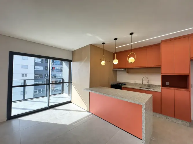 YOU 180 | Apartamento com 2 suítes, semi mobiliado, sacada com churrasqueira por R$ R$ 5.6