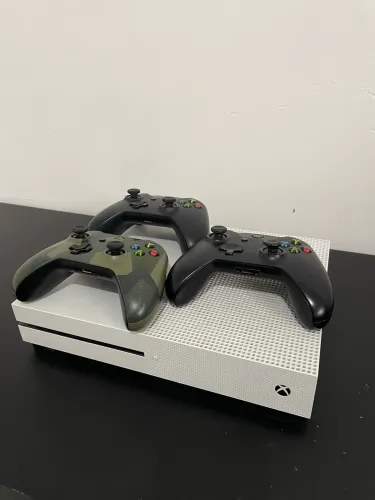 Xbox one s 1T com vários jogo atuais
