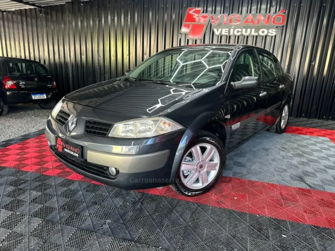 Renault Megane Sedan Dynamique Hi-flex 1.6 16V 2007