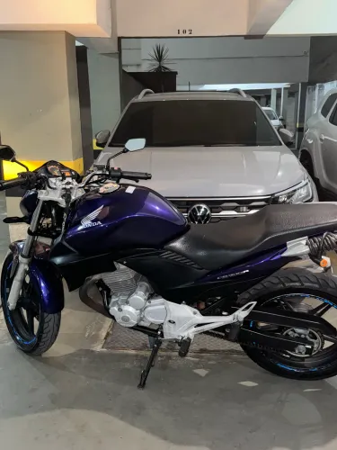 CB 300