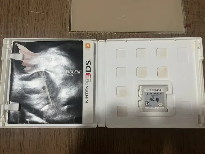 Fire Emblem Awakening (Nintendo 3DS)