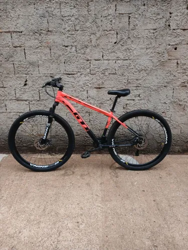 Bike GTI roma aro 29 laranja com preto