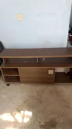 Rack para TV com Rodinhas e Porta de Correr - Ótimo Estado