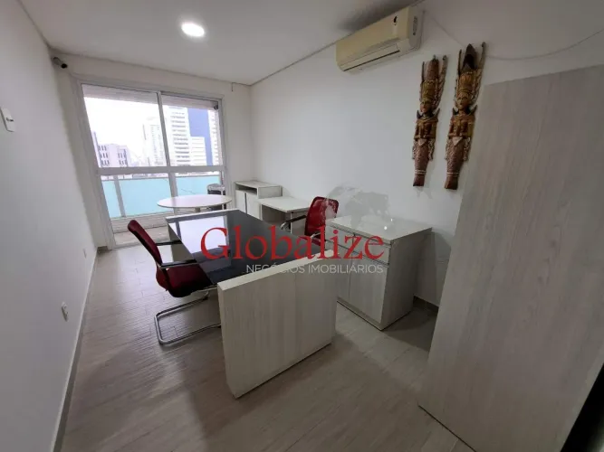 Sala comercial à venda com 44m² por R$535.000,00 no Boqueirão em Santos
