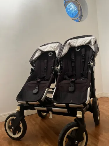 Carrinho de bebe BUGABOO DONKEY 3para gêmeos/irmãos com pouco diferença 