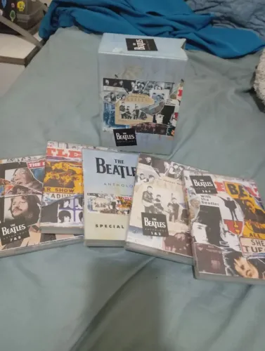 Raridade! Box original The Beatles Anthology, contendo 5 DVDs
