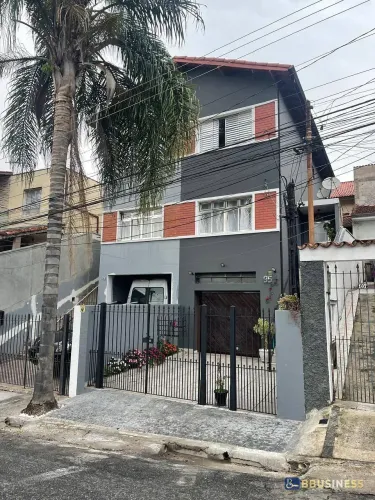 Sobrado à venda com 2 quartos, sendo 1 suíte - Jardim Maria Rosa, Taboão da Serra, SP