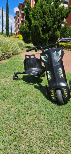 Triciclo elétrico SEMI NOVO. Somente R$ 1.000,00 em 3x Cartão ou R$ 900,00 no PIX