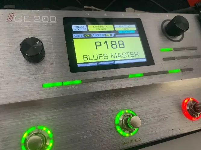 Pedaleira Mooer GE-200