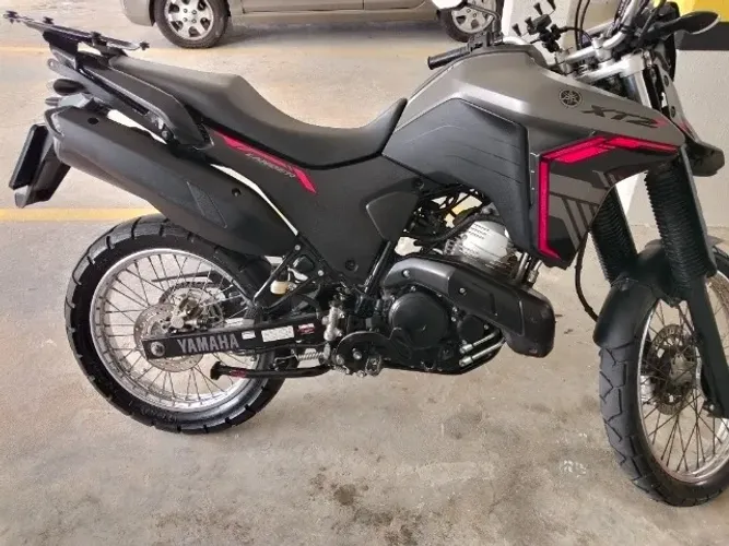 Vendo linda Lander 250 cc