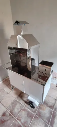 Carrinho de churrasco nunca usado.