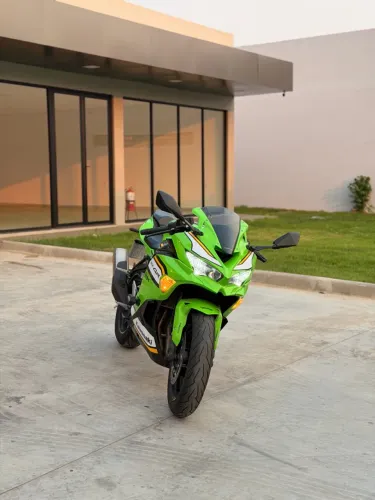 Kawasaki Ninja Zx-4r 2025