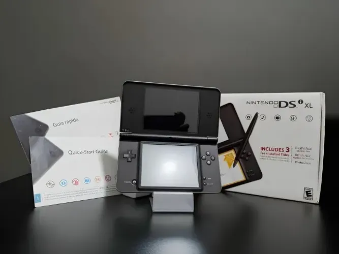 Nintendo DSi XL Desbloqueado