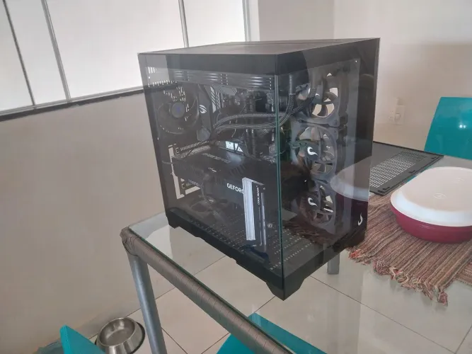 PC gamer completo RTX 5070, RYZEN 7 5800X, 32GB RAM DDR4 3600MHZ! (Leiam a descrição!)