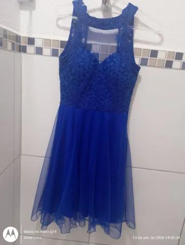 Vendo vestidos de festa