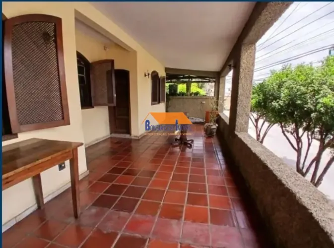 casa de 4 quartos, bairro Jaragua em Belo Horizonte
