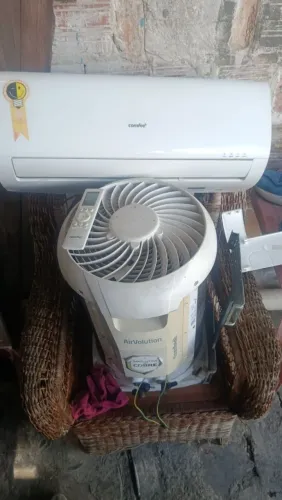 Vendo Split de 9000 BTUs Comfee funcionando perfeitamente
