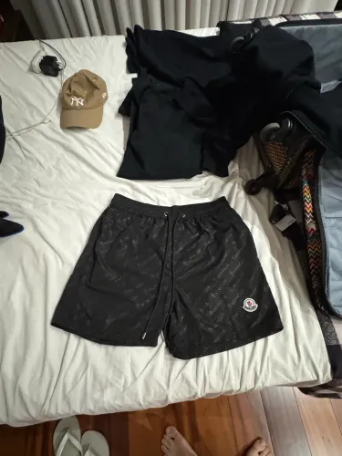 Shorts moncler preto original 