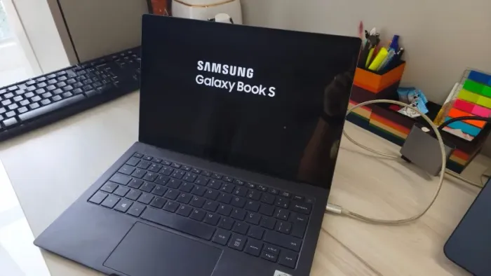 Samsung Galaxy Book S i5 | Ultrafino e leve | Excelente estado