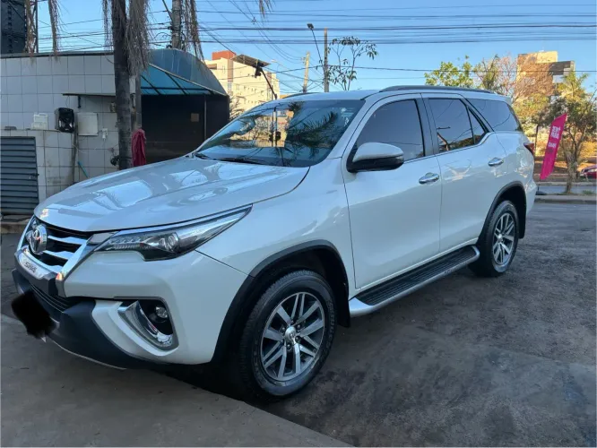 Toyota Hilux SW4 SRX 4X4 2.8 TDI 16V Dies. Aut. 2018